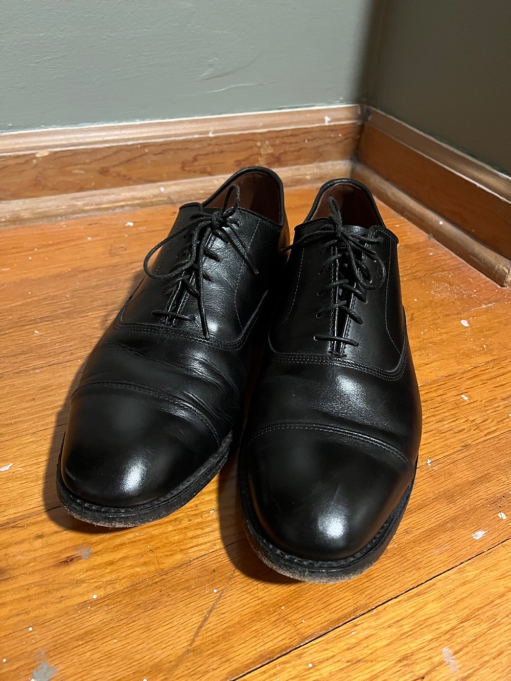 Allen Edmonds Black Cap-Toe Lace-Up Oxfords 10 E wide